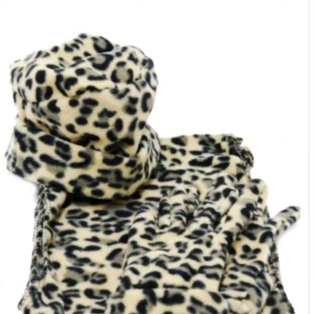 Gloves, hat, and scarf set